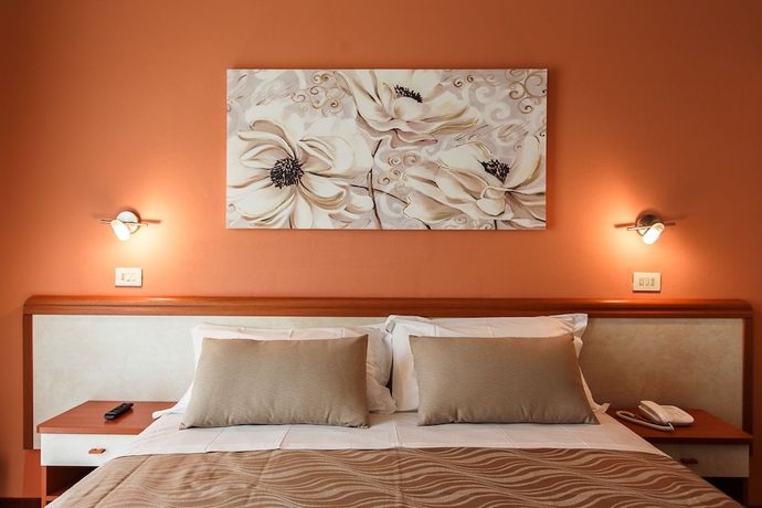 Imagen de la habitación del Hotel Unique, Cesenatico. Foto 13
