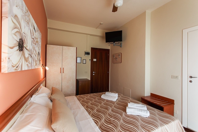 Imagen de la habitación del Hotel Unique, Cesenatico. Foto 14