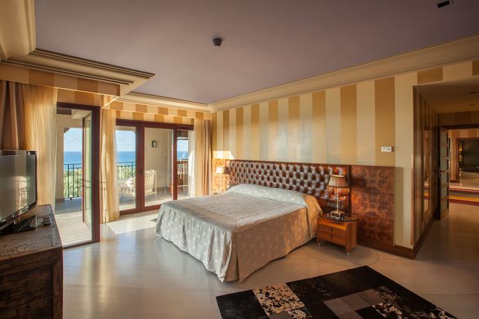 Imagen de la habitación del Hotel Unique Club at Lopesan Costa Meloneras Resort. Foto 9