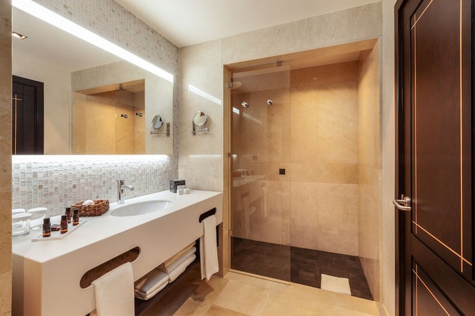 Imagen de la habitación del Hotel Unique Club at Lopesan Costa Meloneras Resort. Foto 12