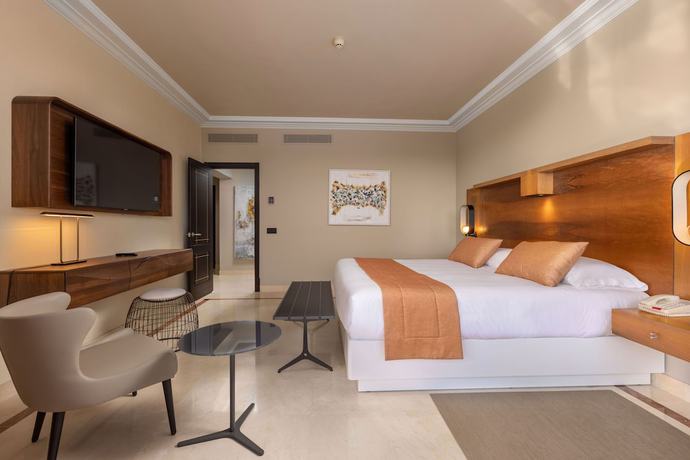 Imagen de la habitación del Hotel Unique Club at Lopesan Costa Meloneras Resort. Foto 15