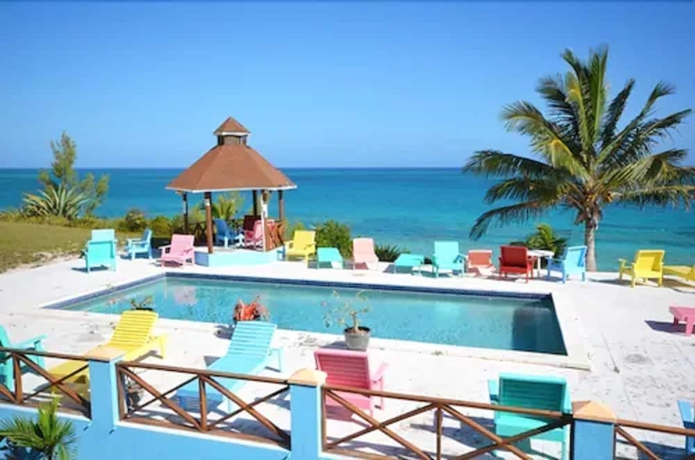 Imagen de la piscina del Hotel Unique Village Resort. Foto 19