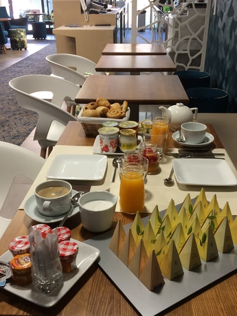 Imagen del bar/restaurante del Hotel Unique and Residence. Foto 3