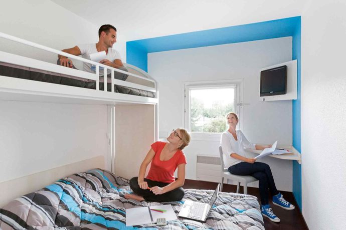 Imagen de los interiores del Hotel Unisotel Saintes. Foto 15