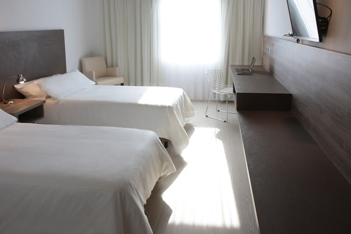 Imagen de la habitación del Hotel Unit Santa Rosa. Foto 8