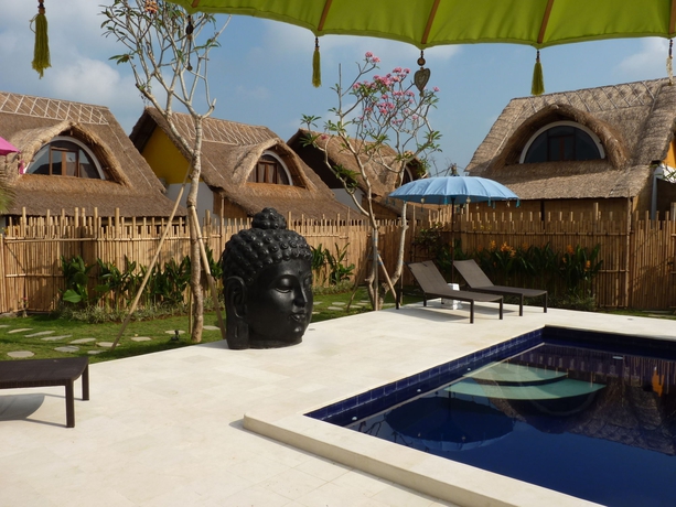 Imagen de la piscina del Hotel United Colors Of Bali. Foto 13