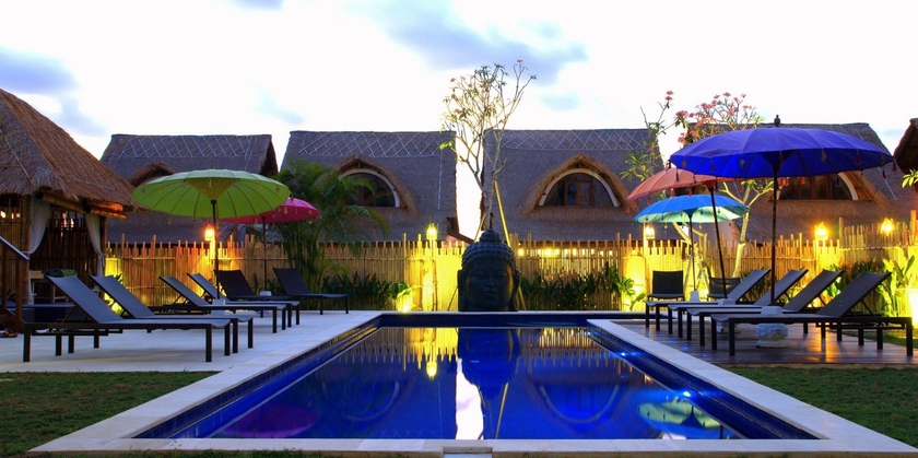Imagen de la piscina del Hotel United Colors Of Bali. Foto 14