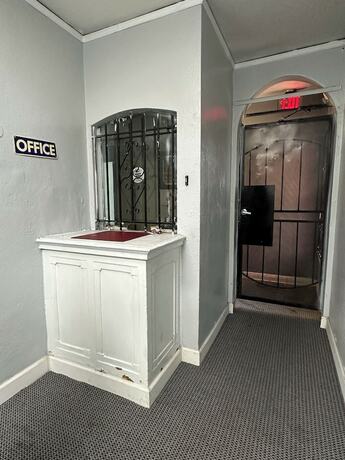 Imagen general del Hotel Unity - No Parking and Rooms Are Upstairs. Foto 10