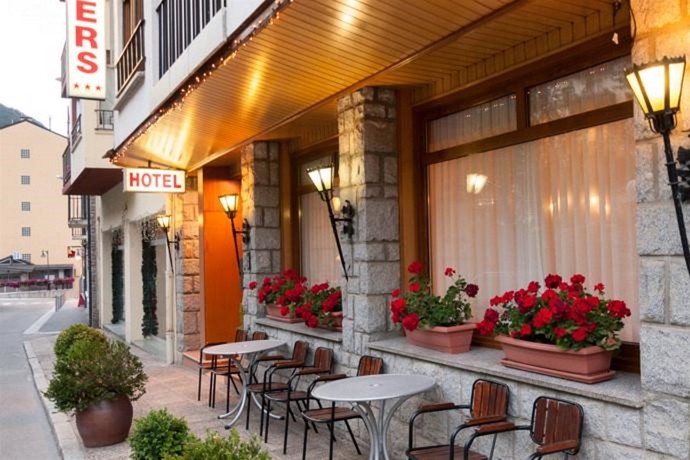 Imagen general del Hotel Univers, Encamp. Foto 4