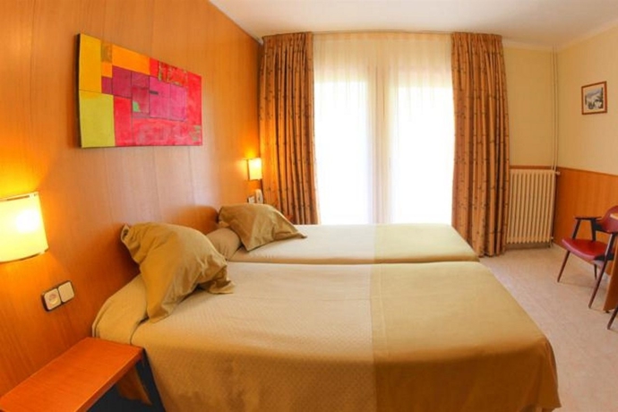 Imagen general del Hotel Univers, Encamp. Foto 8