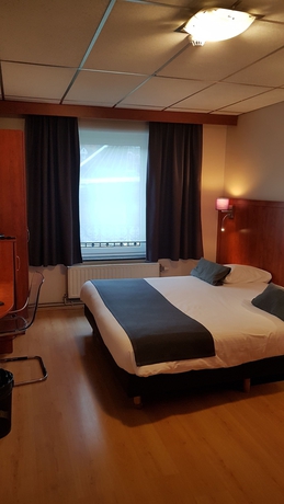 Imagen de la habitación del Hotel Univers, Lieja. Foto 3