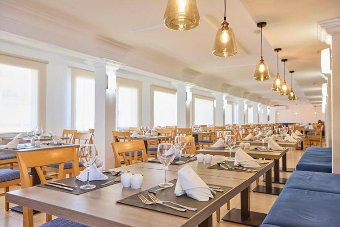 Imagen general del Hotel Universal Bikini. Foto 7