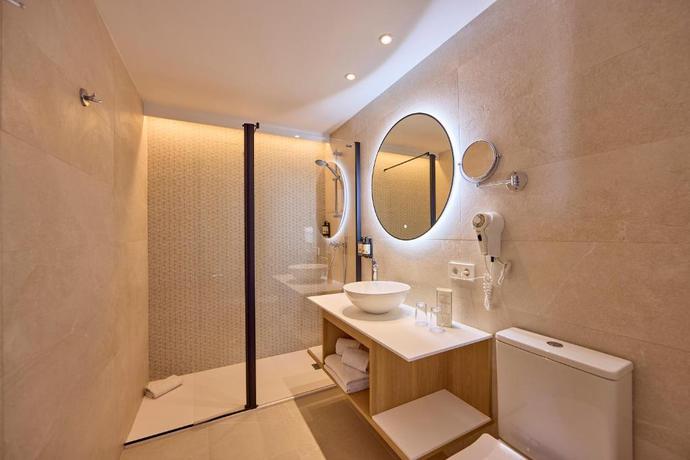 Imagen general del Hotel Universal Bikini. Foto 19