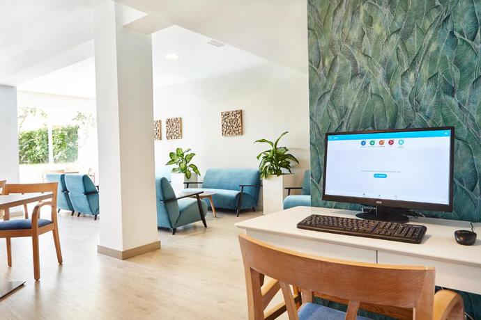 Imagen de los interiores del Hotel Universal Castell Royal. Foto 12