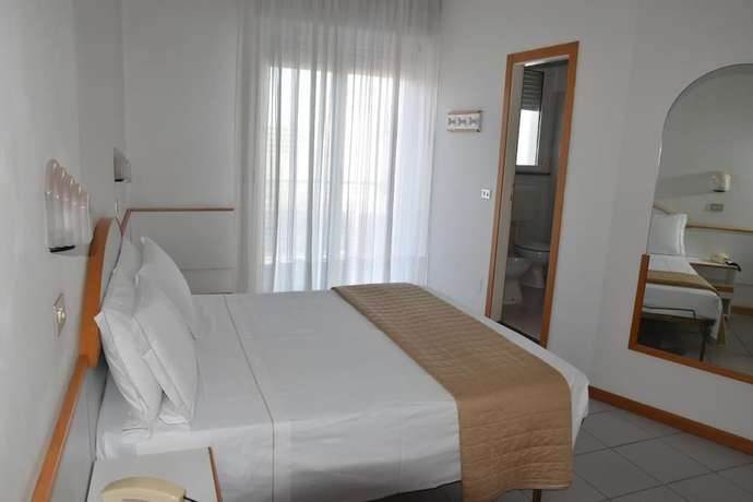 Imagen de la habitación del Hotel Universal, Cattolica. Foto 8