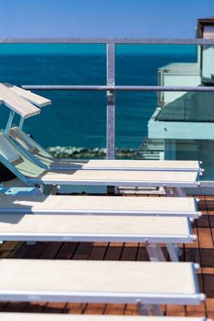 Imagen de la piscina del Hotel Universal, Cattolica. Foto 18