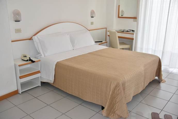 Imagen de la habitación del Hotel Universal, Cattolica. Foto 10