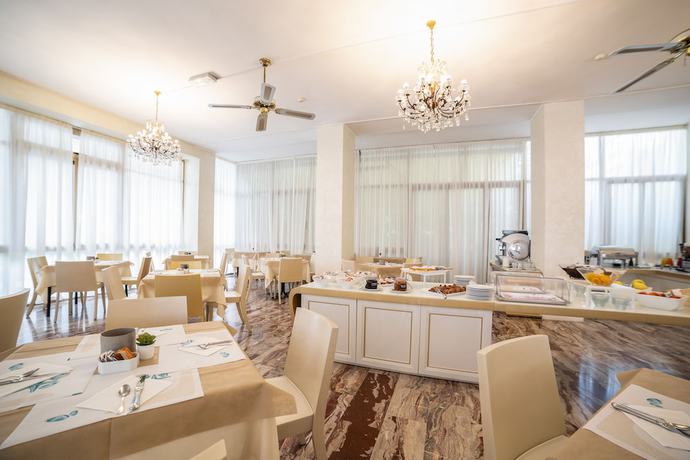 Imagen del bar/restaurante del Hotel Universal, Cattolica. Foto 4