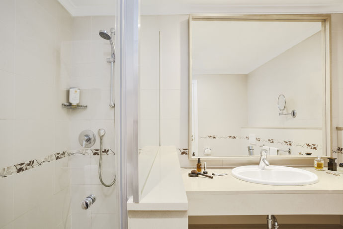 Imagen de la habitación del Hotel Universal Don Camilo. Foto 12