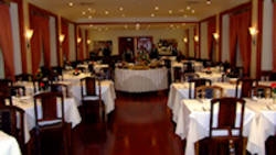 Imagen del bar/restaurante del Hotel Universal, Geres. Foto 3