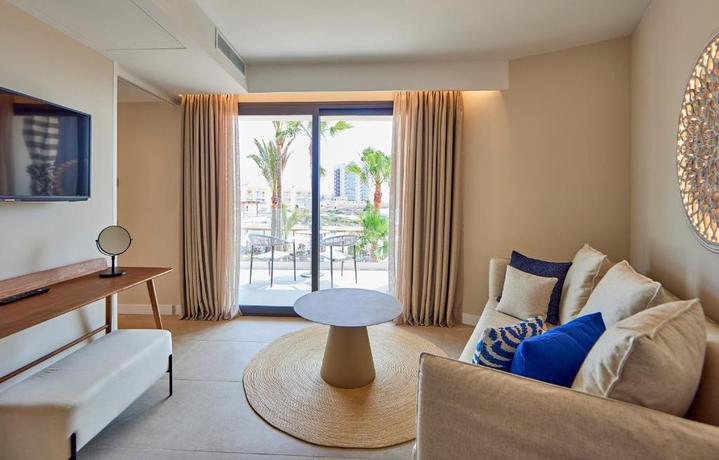 Imagen de la habitación del Hotel Universal Grand León & Spa. Foto 6