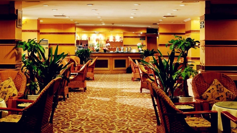 Imagen de los interiores del Hotel Universal Grand Romance Hotel. Foto 5