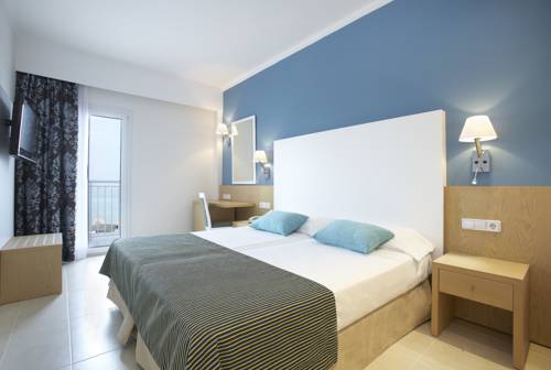 Imagen de la habitación del Hotel Universal Marqués. Foto 13