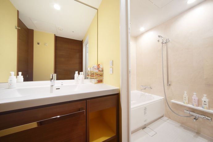 Imagen de la habitación del Hotel Universal Port Vita. Foto 5