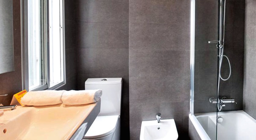 Imagen general del Hotel Universal, Santiago de Compostela. Foto 7