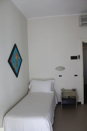 Imagen de la habitación del Hotel Universal, Senigallia. Foto 8