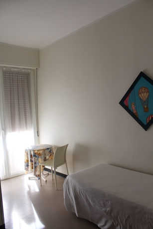 Imagen de la habitación del Hotel Universal, Senigallia. Foto 9