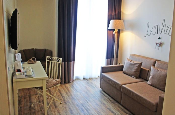 Imagen de la habitación del Hotel Universal, Senigallia. Foto 10