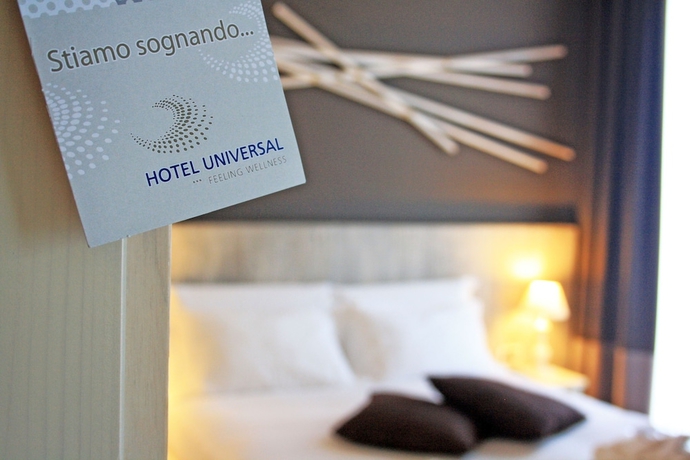 Imagen de la habitación del Hotel Universal, Senigallia. Foto 16