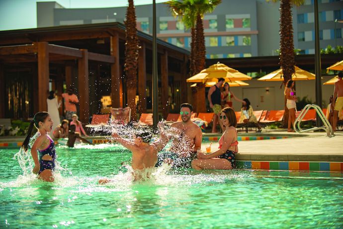 Imagen de la piscina del Hotel Universal's Endless Summer Resort - Dockside Inn and Suites. Foto 7