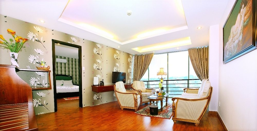 Imagen de los interiores del Hotel Universe Central Hotel Saigon. Foto 8