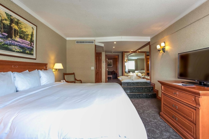 Imagen de la habitación del Hotel Universel Montreal. Foto 8