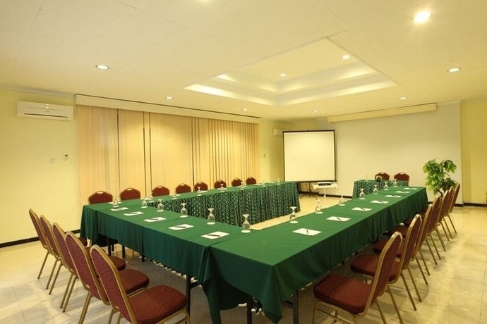 Imagen de los interiores del Hotel University Club Ugm. Foto 15