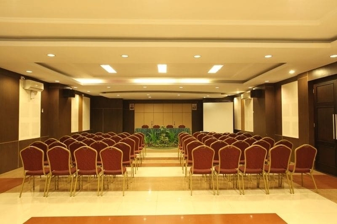 Imagen de los interiores del Hotel University Club Ugm. Foto 17