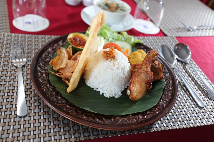 Imagen del bar/restaurante del Hotel University Club Ugm. Foto 7
