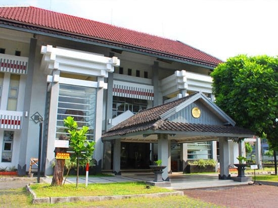 Imagen general del Hotel University Club Ugm. Foto 2