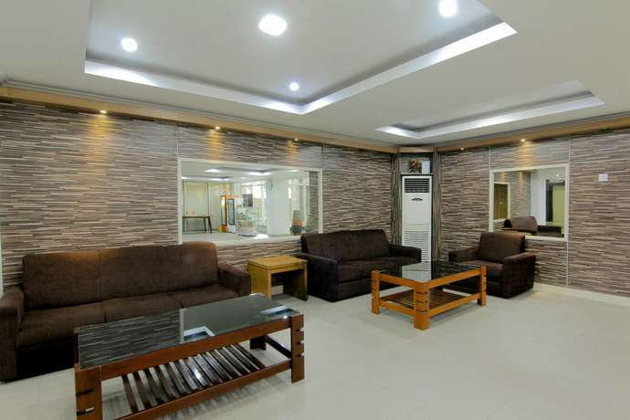 Imagen del bar/restaurante del Hotel University, Depok. Foto 2