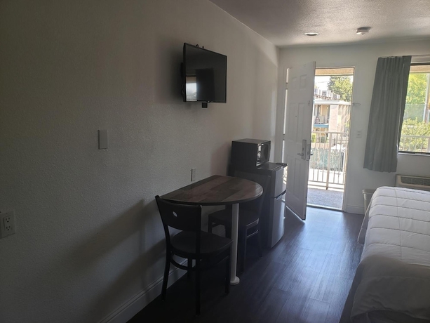 Imagen de la habitación del Hotel University Inn, Fresno. Foto 12