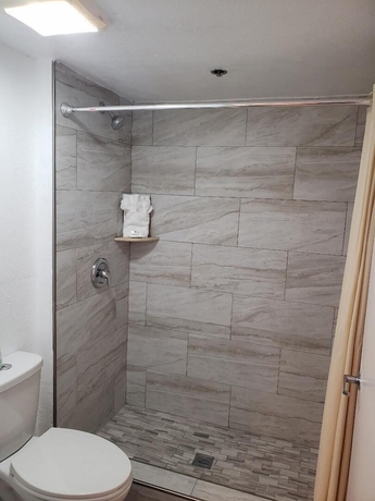 Imagen de la habitación del Hotel University Inn, Fresno. Foto 16