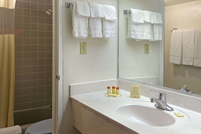 Imagen de la habitación del Hotel University Inn Gainesville. Foto 2