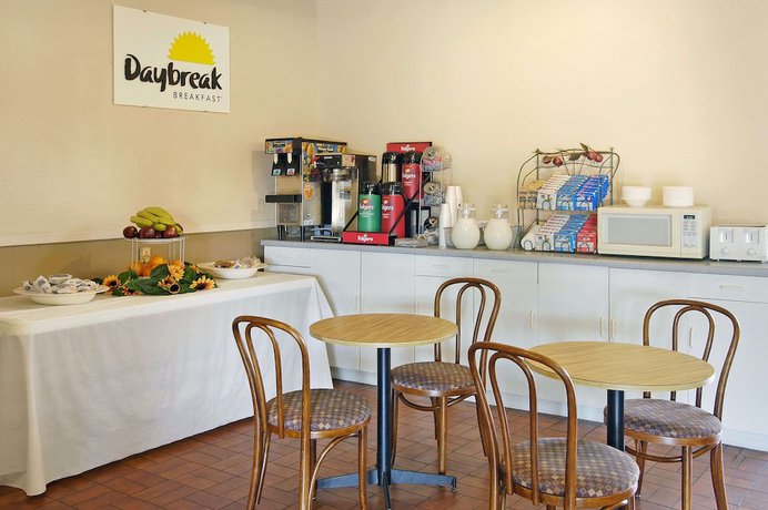 Imagen de los interiores del Hotel University Inn Gainesville. Foto 6
