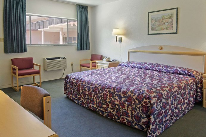 Imagen de la habitación del Hotel University Inn Gainesville. Foto 3
