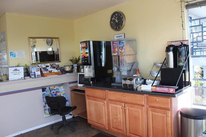 Imagen de los interiores del Hotel University Inn, San Luis Obispo. Foto 7