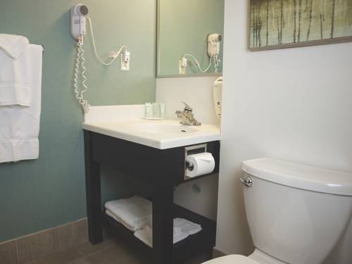 Imagen de la habitación del Hotel University Inn & Conference Center. Foto 4