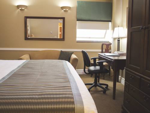 Imagen de la habitación del Hotel University Inn & Conference Center. Foto 5
