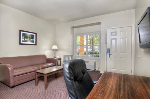 Imagen de la habitación del Hotel University Park Inn and Suites. Foto 8